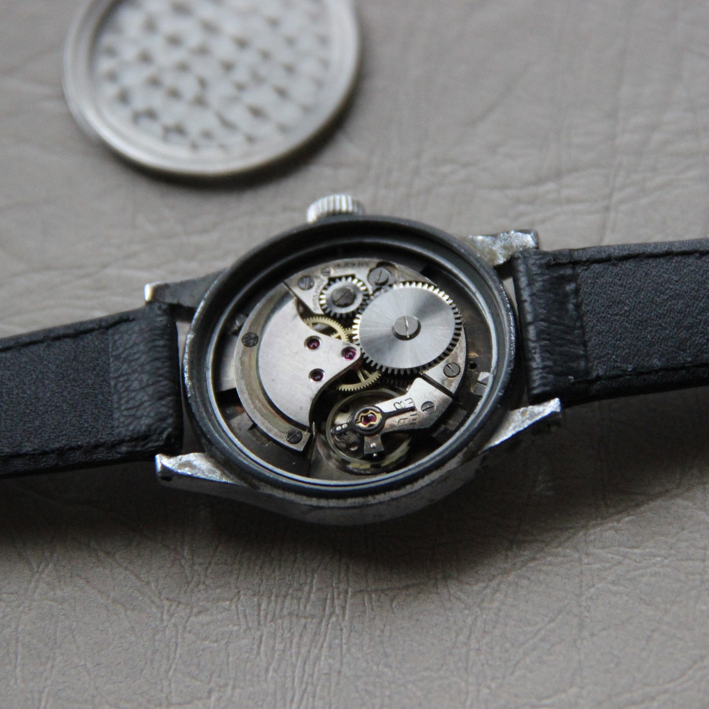 1940er-Militäruhr „Wasserdicht“ aus dem Zweiten Weltkrieg