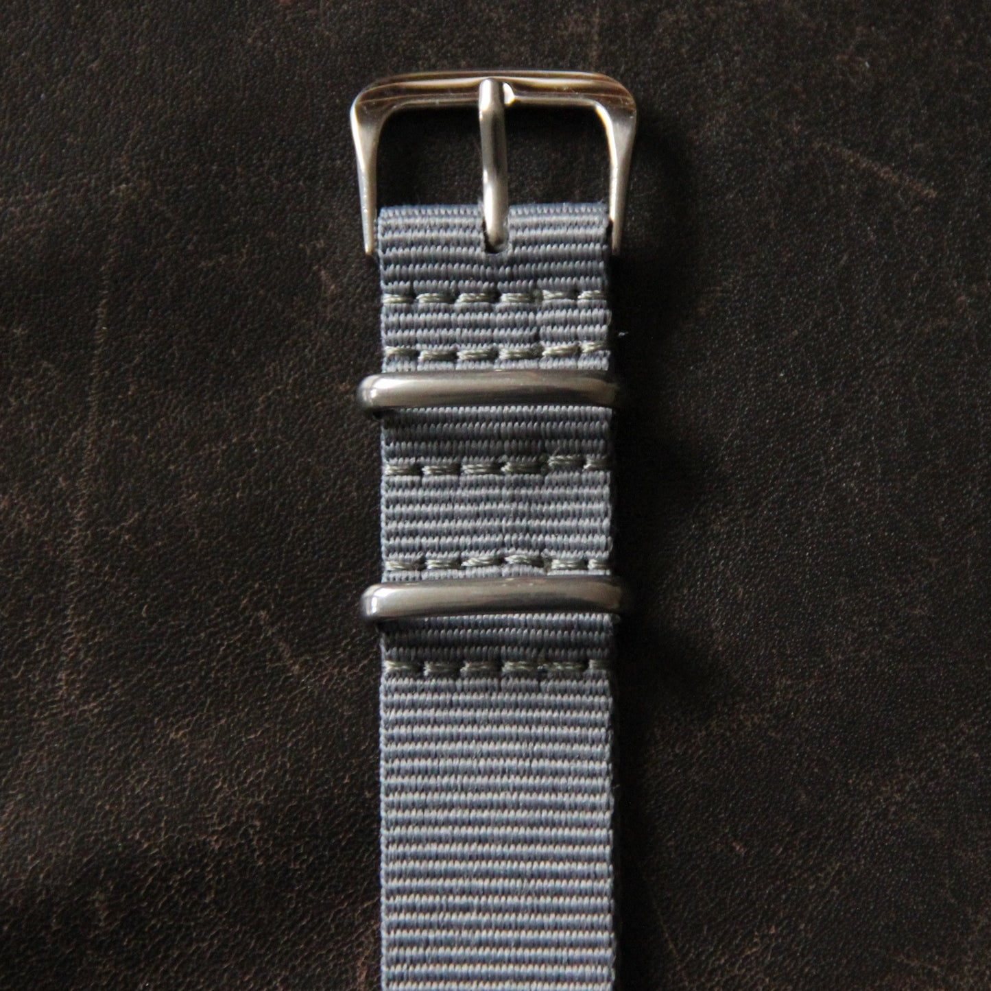 Bracelet NATO gris en nylon