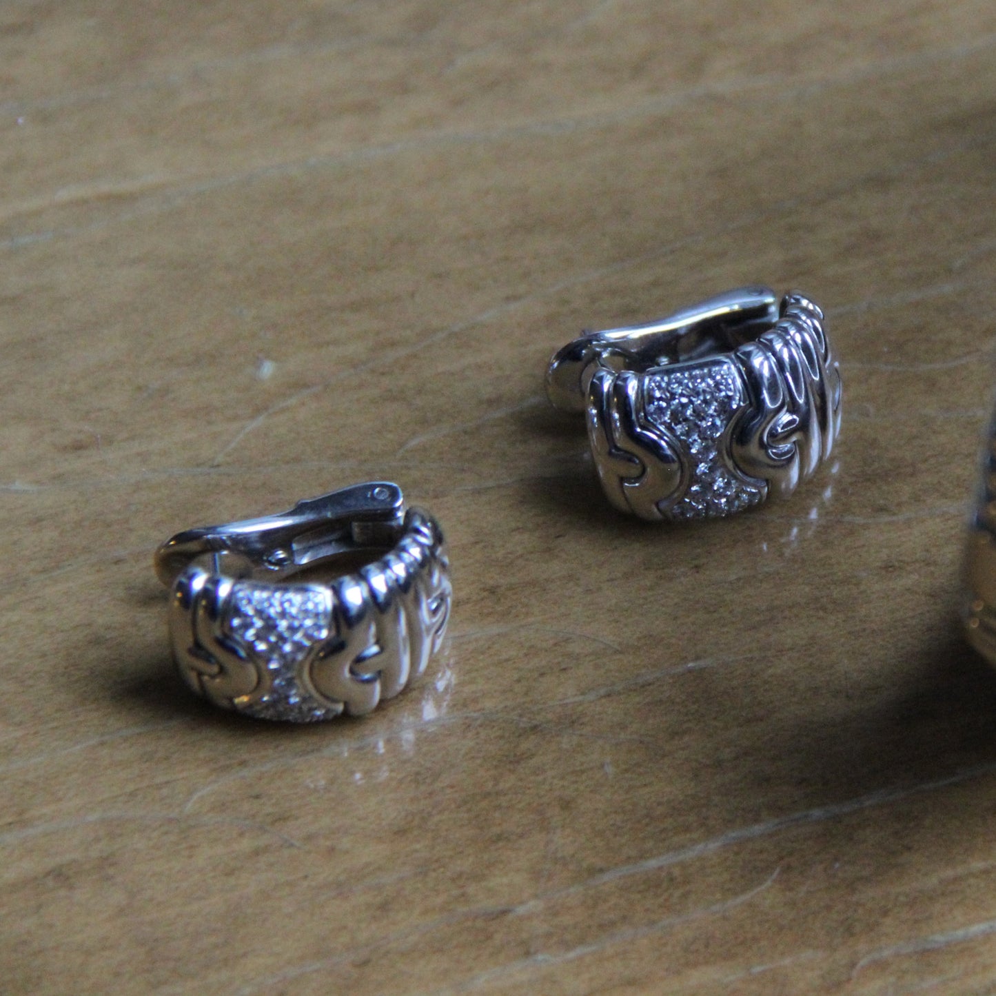 Bvlgari Parentesi Or Blanc Et Boucles Or Et Diamants