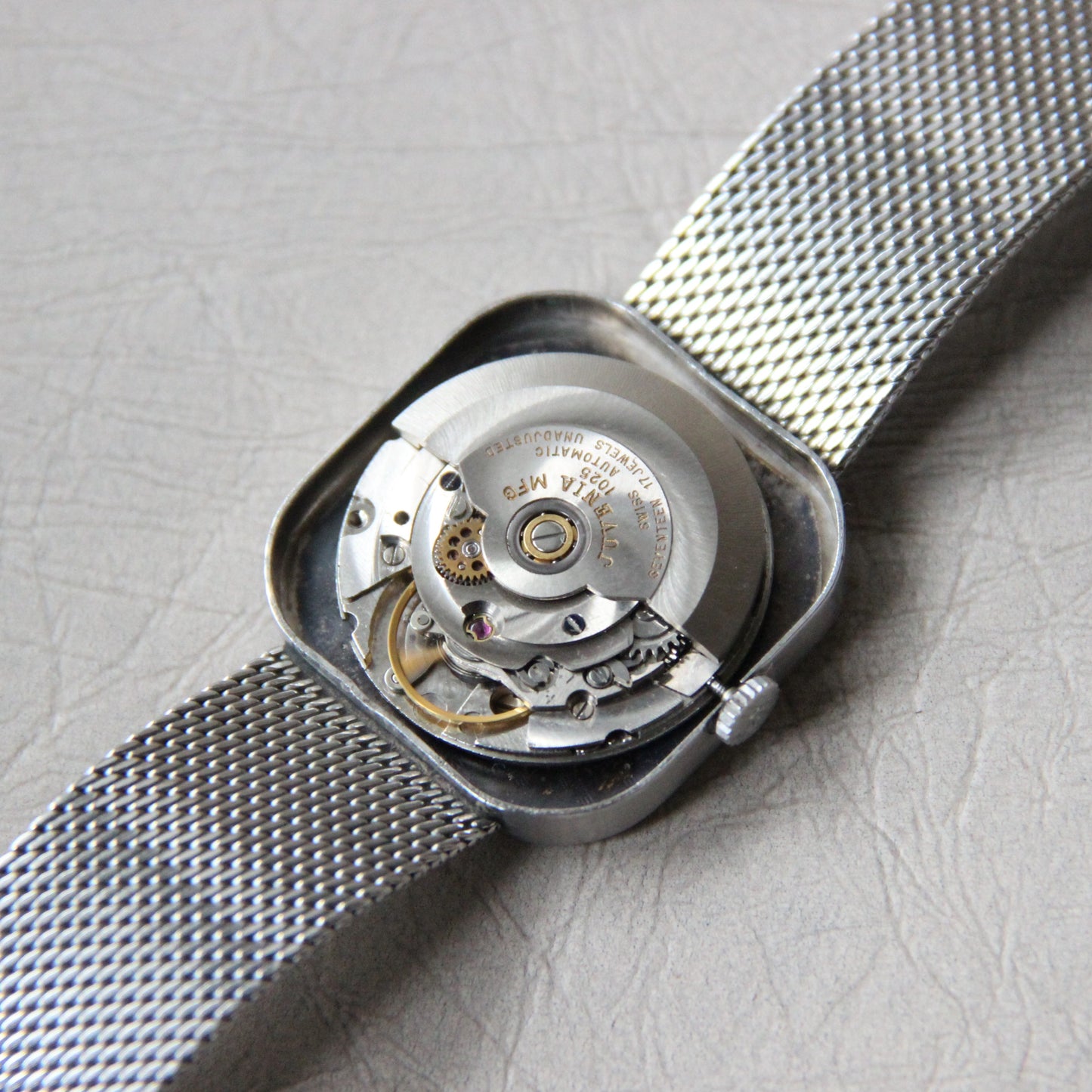 Juvenia Référence 8799 Calibre 1025 De 1970's