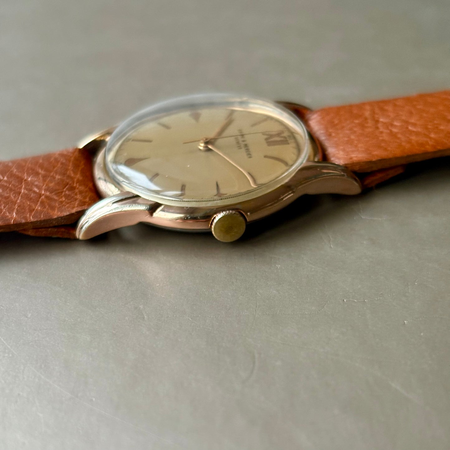 Baume & Mercier – Années 1950 – Plaqué Or – Style Art Déco